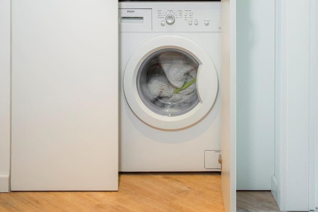 טרנטו B&B Gocciadoro 26 Nuovo, Climatizzato, Zona Ospedale, Posto Auto מראה חיצוני תמונה
