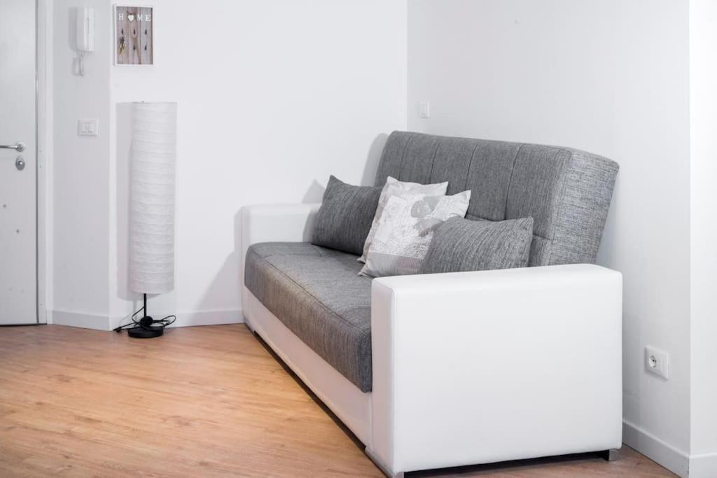 טרנטו B&B Gocciadoro 26 Nuovo, Climatizzato, Zona Ospedale, Posto Auto מראה חיצוני תמונה